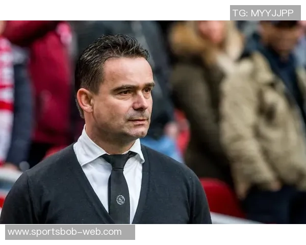 阿贾克斯再度寻求奥维马斯回归担任技术总监的可能性